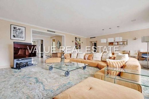 Apartment in La Muette, Auteuil, Porte Dauphine, Paris