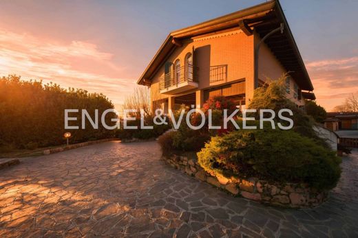 Villa Venegono Inferiore, Varese ilçesinde