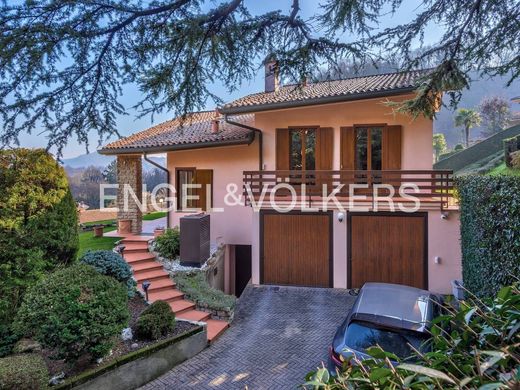 Villa - Olgiate Molgora, Provincia di Lecco