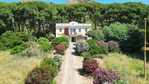 郊区住宅  Porto Azzurro, 利沃诺省