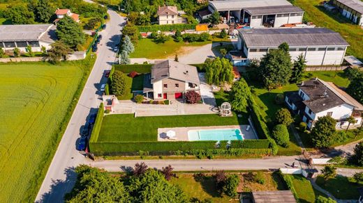 Villa in Robecco sul Naviglio, Milan