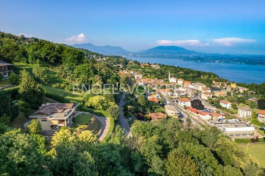 Villa Nebbiuno, Novara ilçesinde