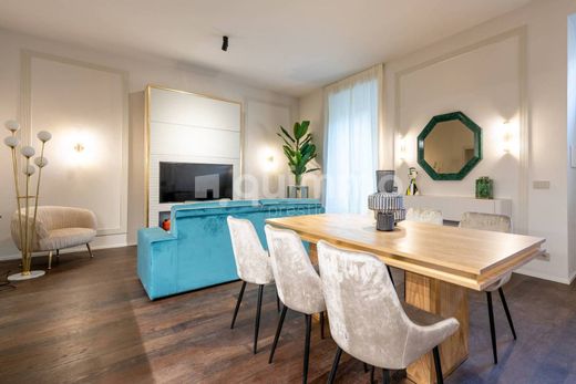 Apartment / Etagenwohnung in Mailand, Lombardei