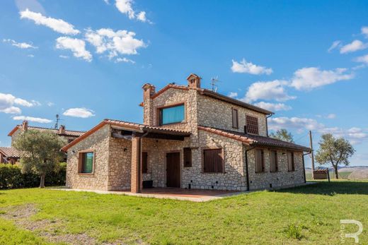 Villa a Volterra, Pisa