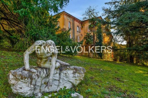 Villa Fivizzano, Massa-Carrara ilçesinde