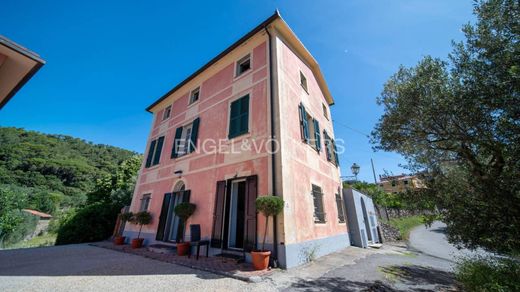 Villa in Castiglione Chiavarese, Provincia di Genova