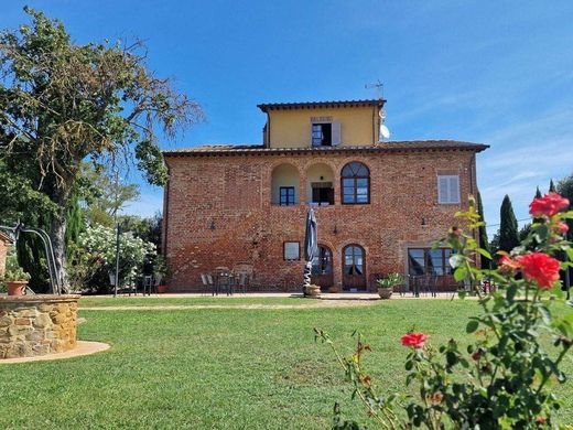 Country House in Cortona, Province of Arezzo