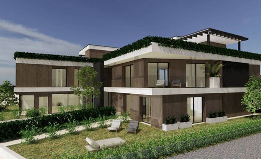 Apartment / Etagenwohnung in Vimercate, Provincia di Monza e della Brianza