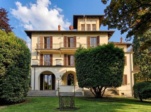 Villa Stresa, Verbano-Cusio-Ossola ilçesinde