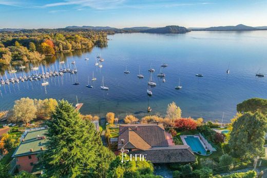 Villa en Monvalle, Provincia di Varese