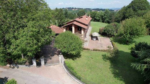 Villa Cantù, Como ilçesinde