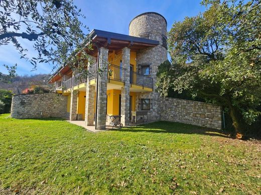 Villa en Palazzago, Bérgamo