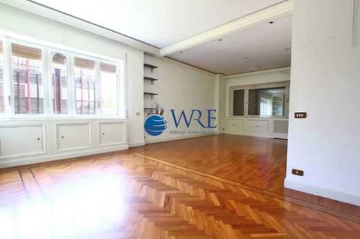 Apartment / Etagenwohnung in Rom, Latium