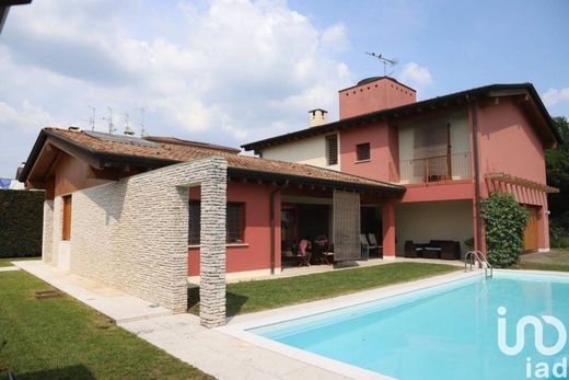 Villa zu verkaufen in Castel Goffredo