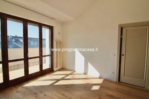 Penthouse Segrate, Milano ilçesinde