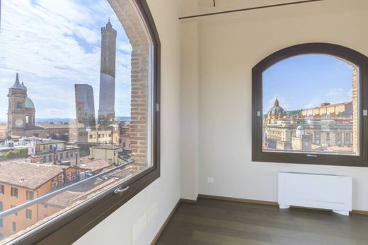 بنتهاوس ﻓﻲ بولونيا, Bologna