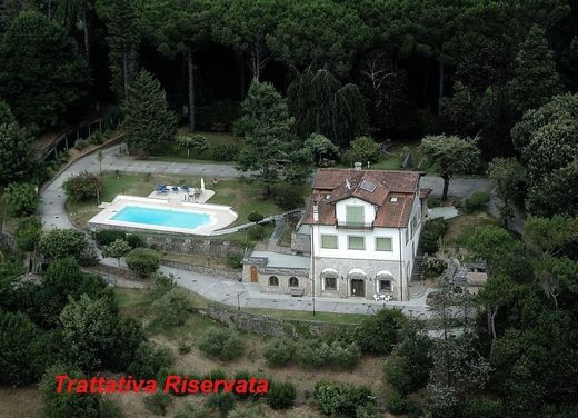 Villa a Camaiore, Lucca