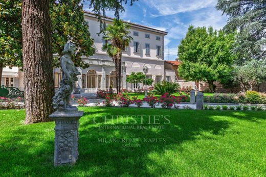 Villa à Marcallo con Casone, Milan
