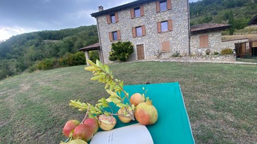 Landsitz in Travo, Provincia di Piacenza