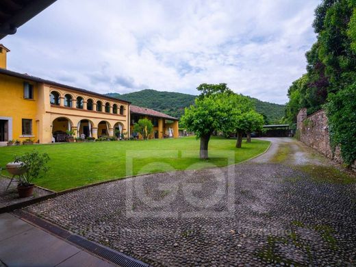 Villa a Rodengo-Saiano, Brescia