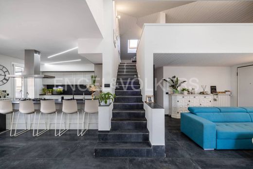 Βίλα σε Vergiate, Provincia di Varese