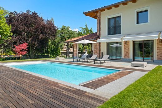 Villa in Giaveno, Turin