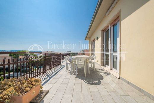 Penthouse Camaiore, Lucca ilçesinde