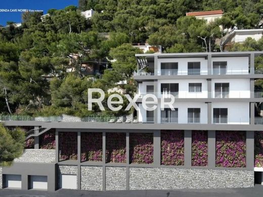 Apartment / Etagenwohnung in Sanremo, Provincia di Imperia