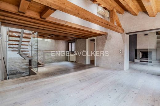 Apartment / Etagenwohnung in Treviso, Provincia di Treviso