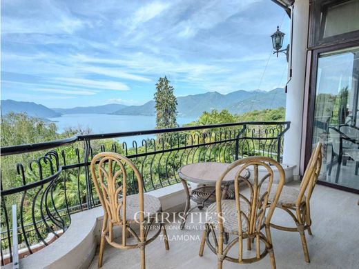 Luxury home in Dumenza, Provincia di Varese