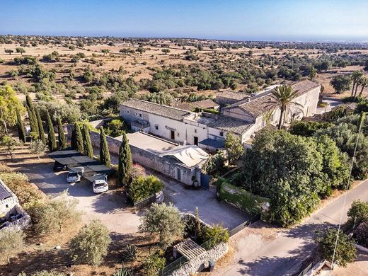 Country House in Ragusa, Sicily