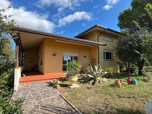 Вилла, Gradara, Provincia di Pesaro e Urbino