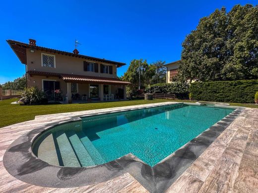 Villa a Capannori, Lucca