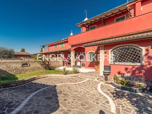 Villa in Rome, Latium