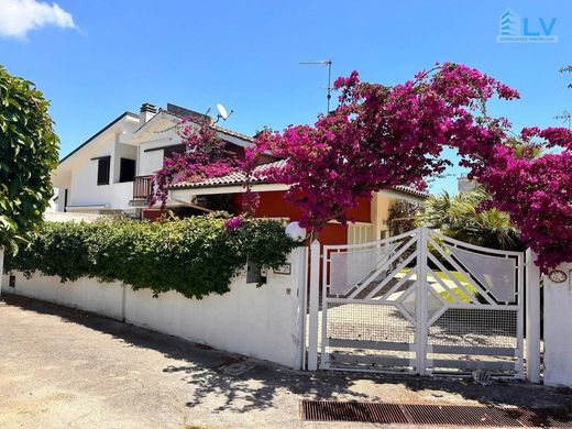 Villa San Felice Circeo, Latina ilçesinde