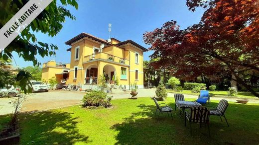 Appartamento a Varese, Lombardia