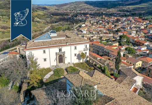 Schloss / Burg in Torre de' Passeri, Provincia di Pescara