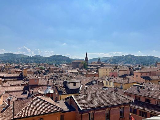 Attico a Bologna, Emilia-Romagna