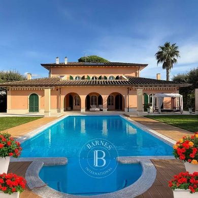 Villa à Forte dei Marmi, Lucques