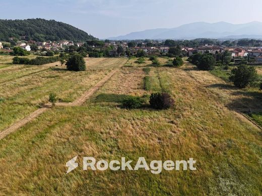 Terreno a Porcari, Lucca
