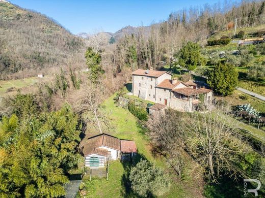 Country House in Fosciandora, Provincia di Lucca