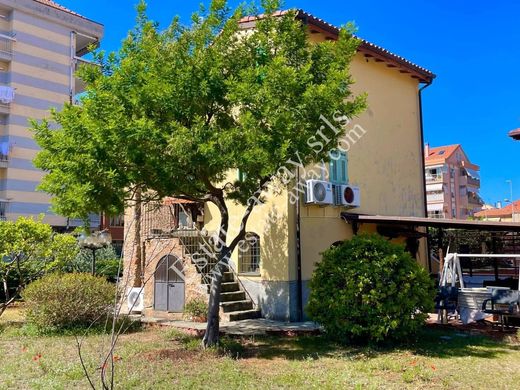 Luxe woning in Ventimiglia, Provincia di Imperia