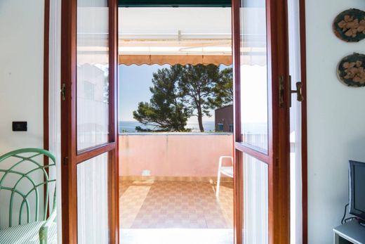 Daire Varazze, Savona ilçesinde