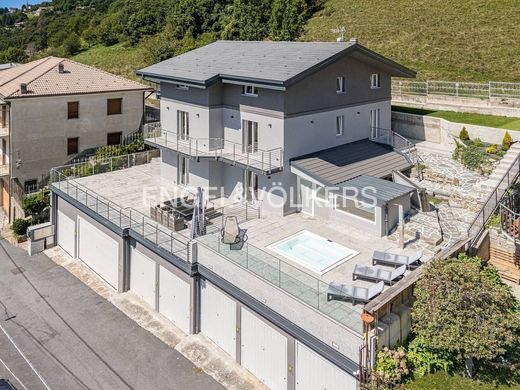 Villa in Casargo, Provincia di Lecco