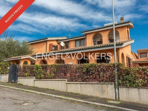Villa in Guidonia Montecelio, Rom