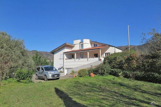 Villa in Fosdinovo, Provincia di Massa-Carrara