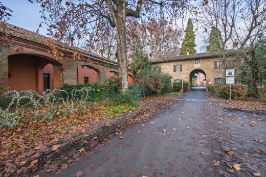 Villa a Peschiera Borromeo, Milano