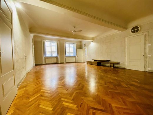 套间/公寓  卢卡, 卢卡省