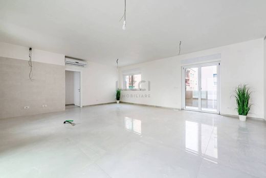 Apartment / Etagenwohnung in Monopoli, Bari