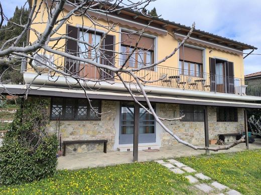 Villa in Bucine, Provinz Arezzo